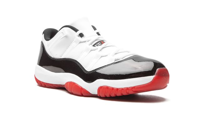 Air Jordan 11 Retro Low Concord Bred