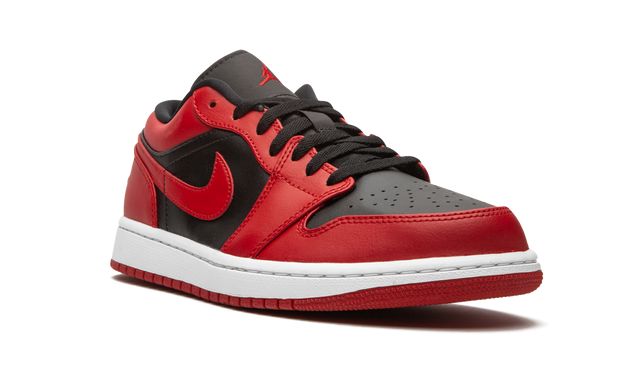 Jordan 1 Low Bred Toe Red