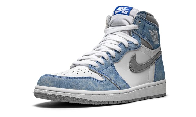 Jordan 1 Retro High Hyper Royal Smoke Grey