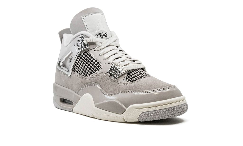 Jordan 4 Retro Frozen Moments