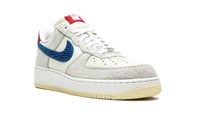 Nike Air Force 1 Low SP Undefeated 5 On It Dunk vs. AF1