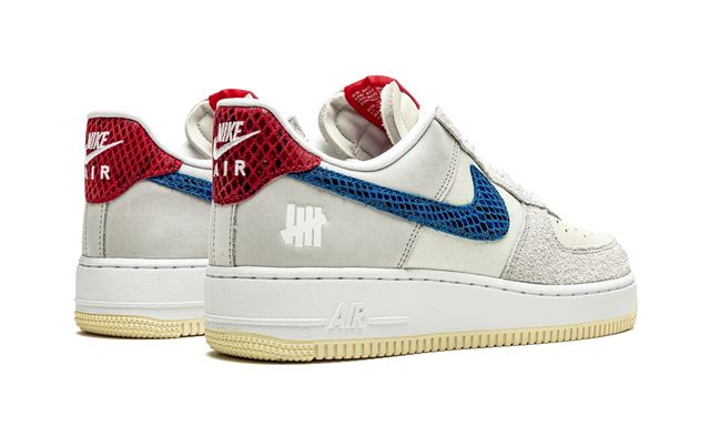 Nike Air Force 1 Low SP Undefeated 5 On It Dunk vs. AF1