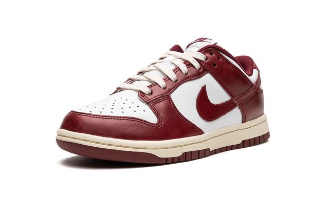 Nike Dunk Low PRM Vintage Team Red