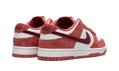 Nike Dunk Low Valentine's Day (2024)