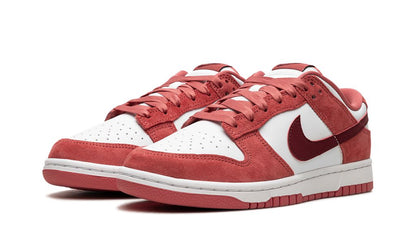 Nike Dunk Low Valentine's Day (2024)
