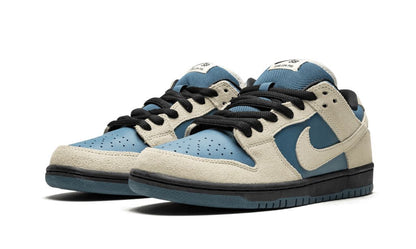 Nike Dunk SB Low Light Cream Thunderstorm