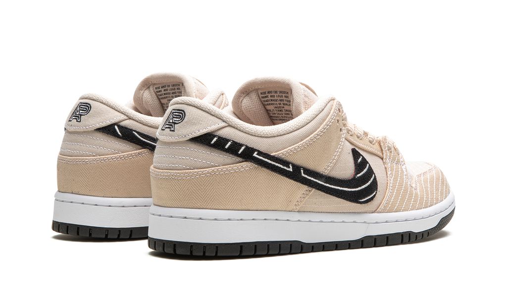 Nike SB Dunk Low Albino & Preto 'Jiu-Jitsu'
