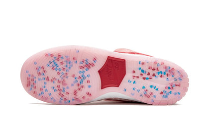 Nike SB Dunk Low Strangelove